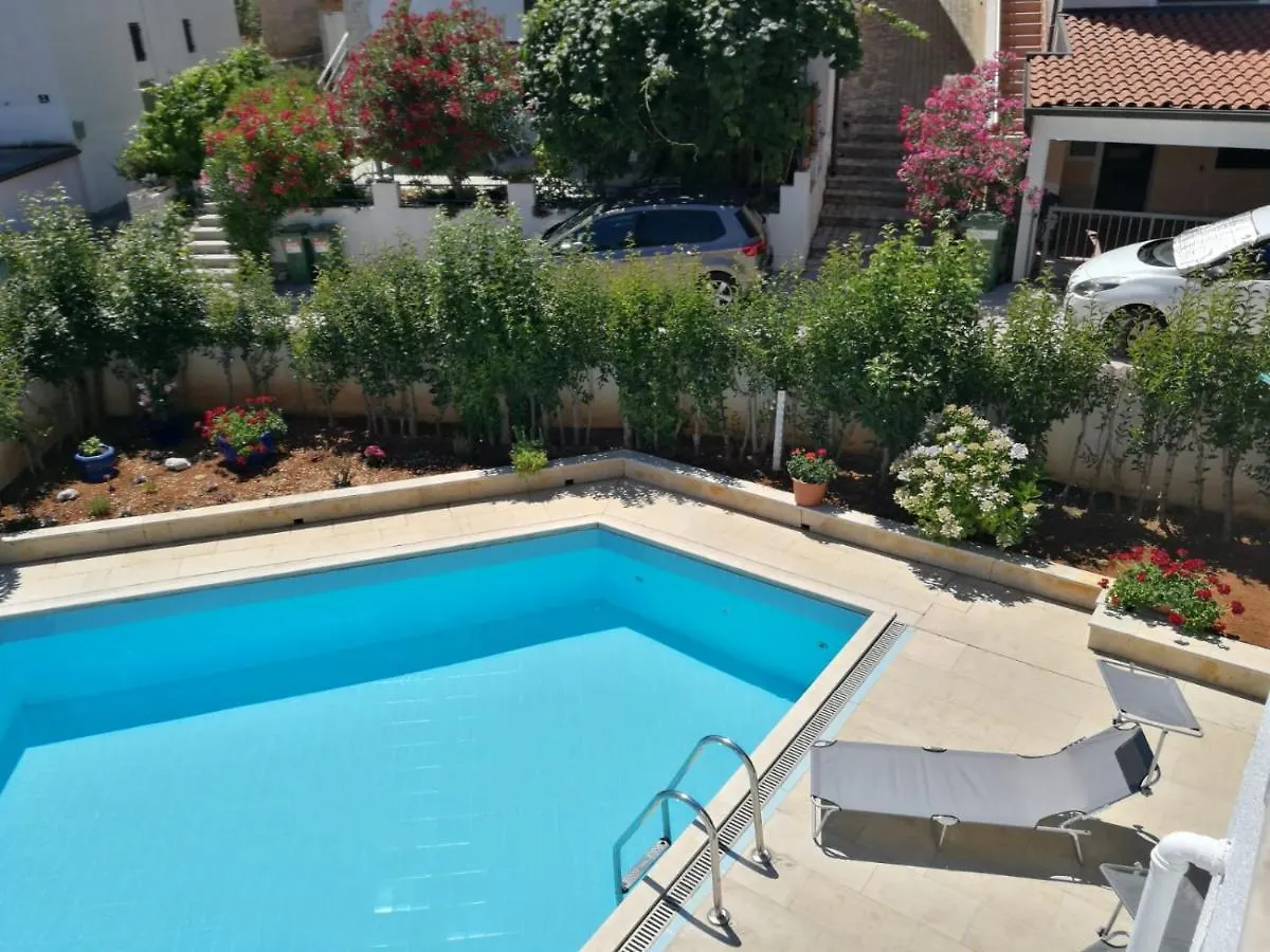Ferienhaus Bozena Appartment 6 브르사르 아파트